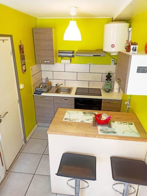 Agreable Studio Dans Le Centre Historique La Ferte-Saint-Aubin Bagian luar foto