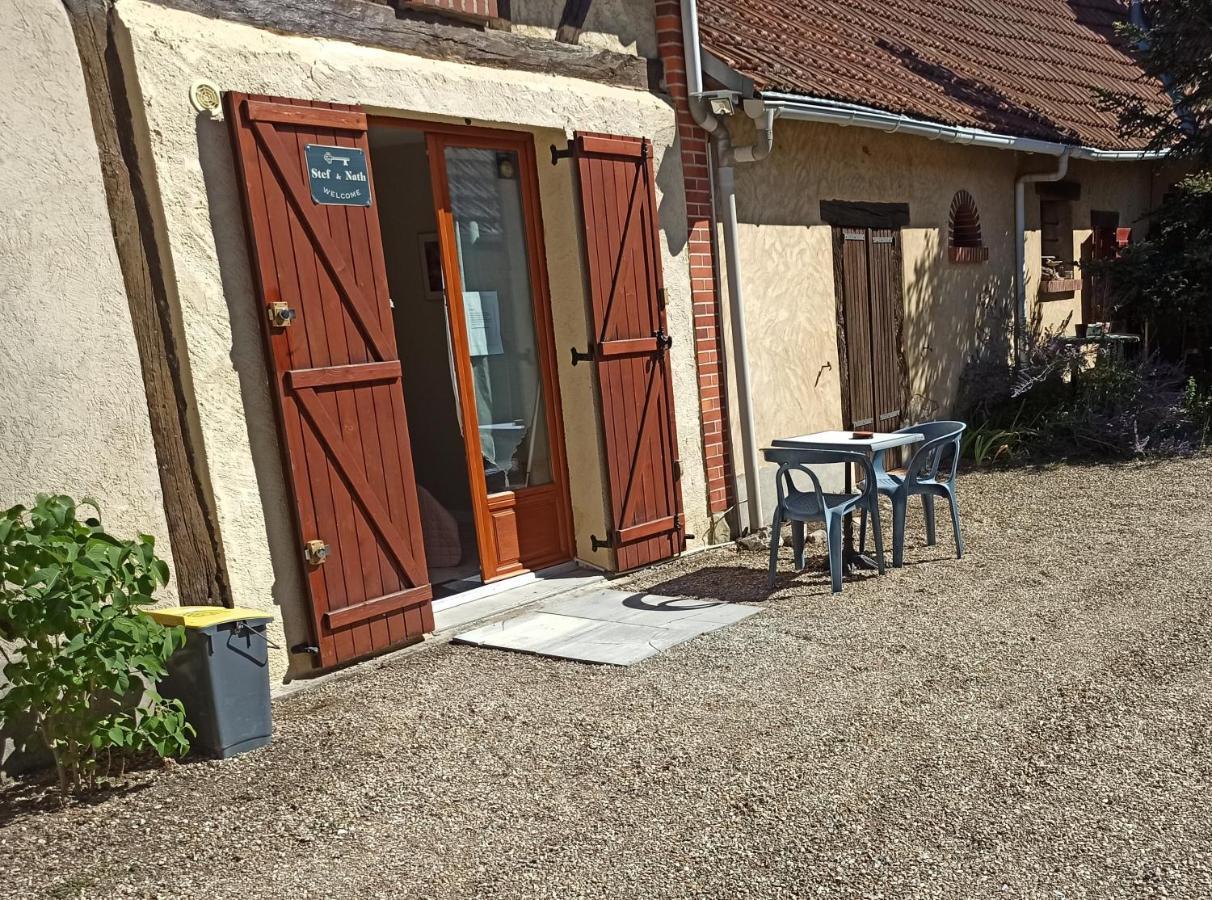 Agreable Studio Dans Le Centre Historique La Ferte-Saint-Aubin Bagian luar foto